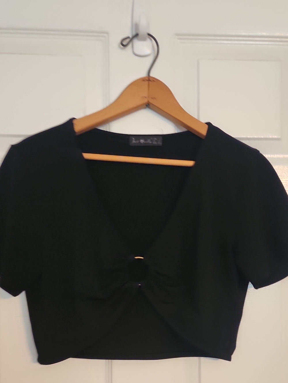 2 Just Quella Black Crop Tops Large